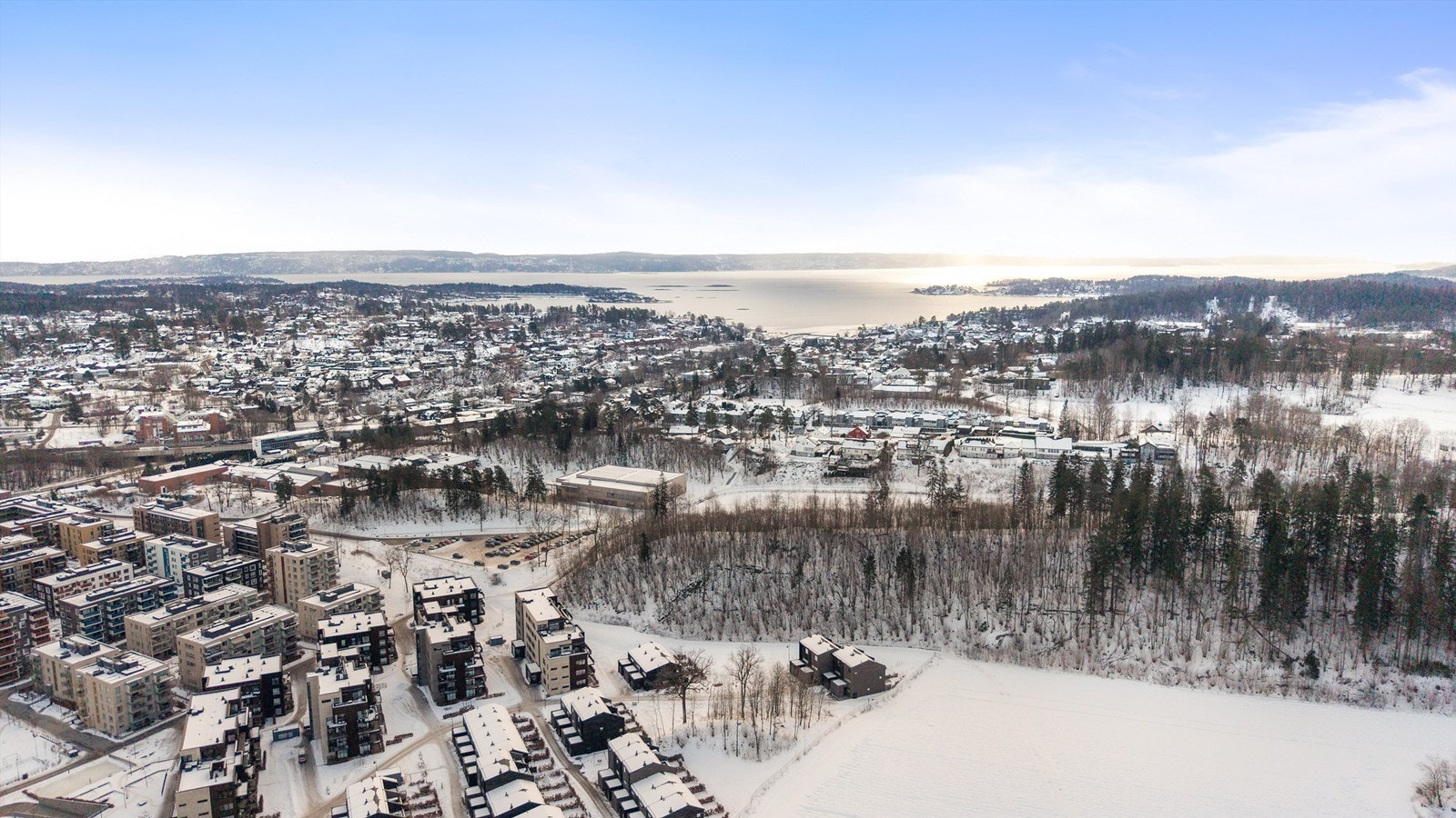 Bergerveien er godt knyttet til større transportårer som E18, noe som gjør det lett tilgjengelig med bil, og det er også gode kollektivforbindelser med både buss og tog fra Billingstad stasjon. Det tar ca.22 min med gange til Billingstad stasjon. Galleribilde