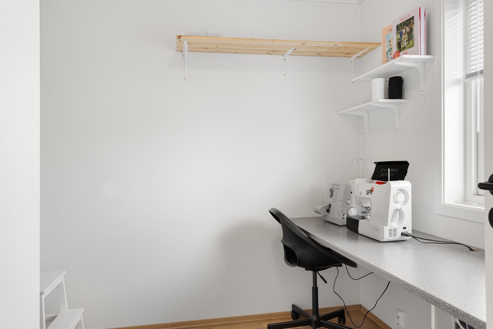 Soverom/bod med god lagringsplass (ikke godkjent som rom for varig opphold) Galleribilde