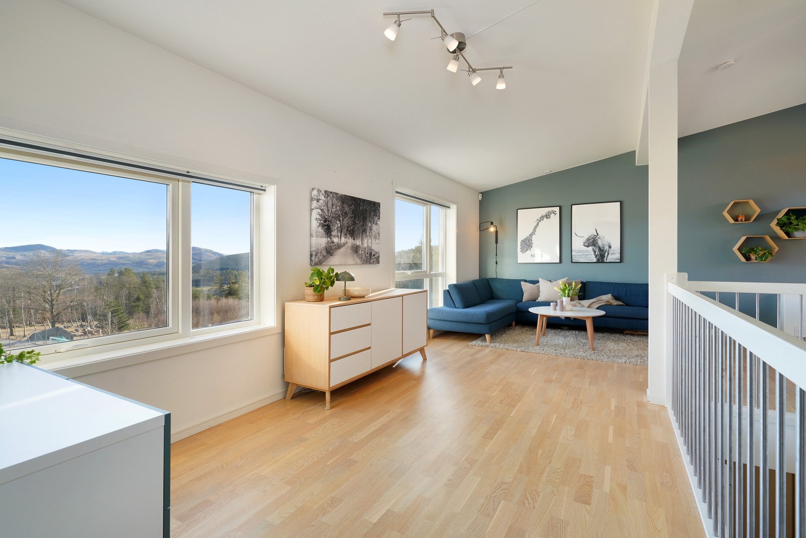 Stuen byr på mange innredningsmuligheter. Galleribilde