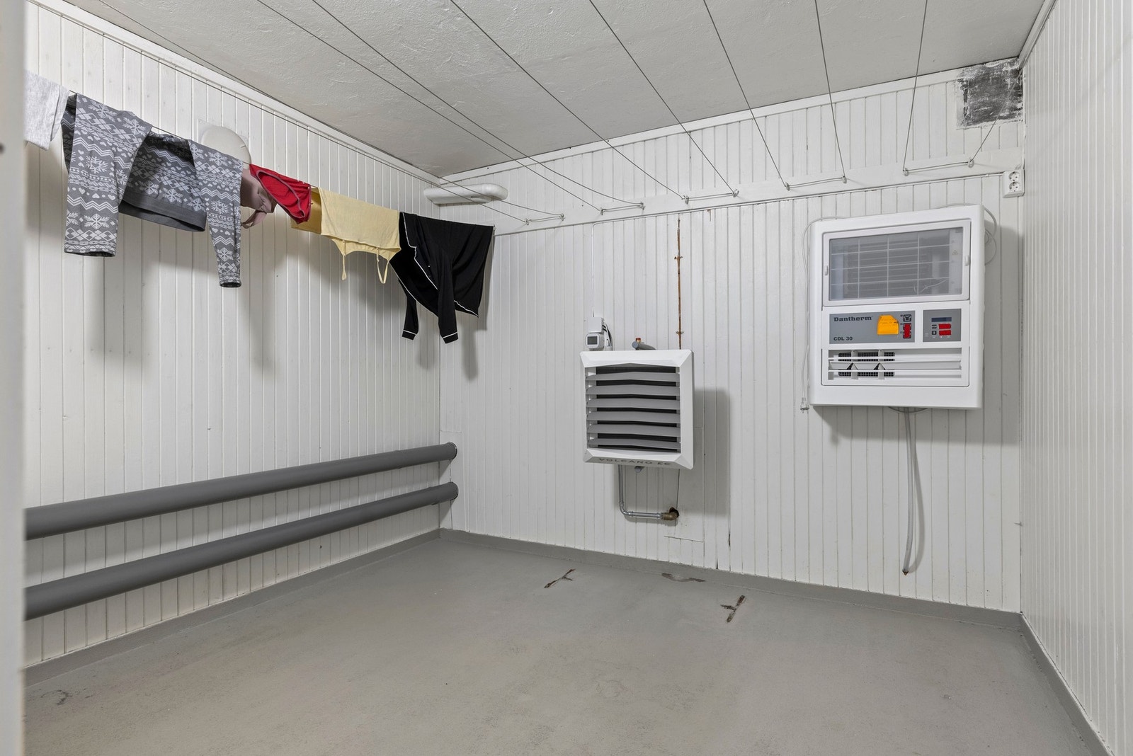 I kjelleren kan man også henge opp tøy dersom det er ønskelig Galleribilde