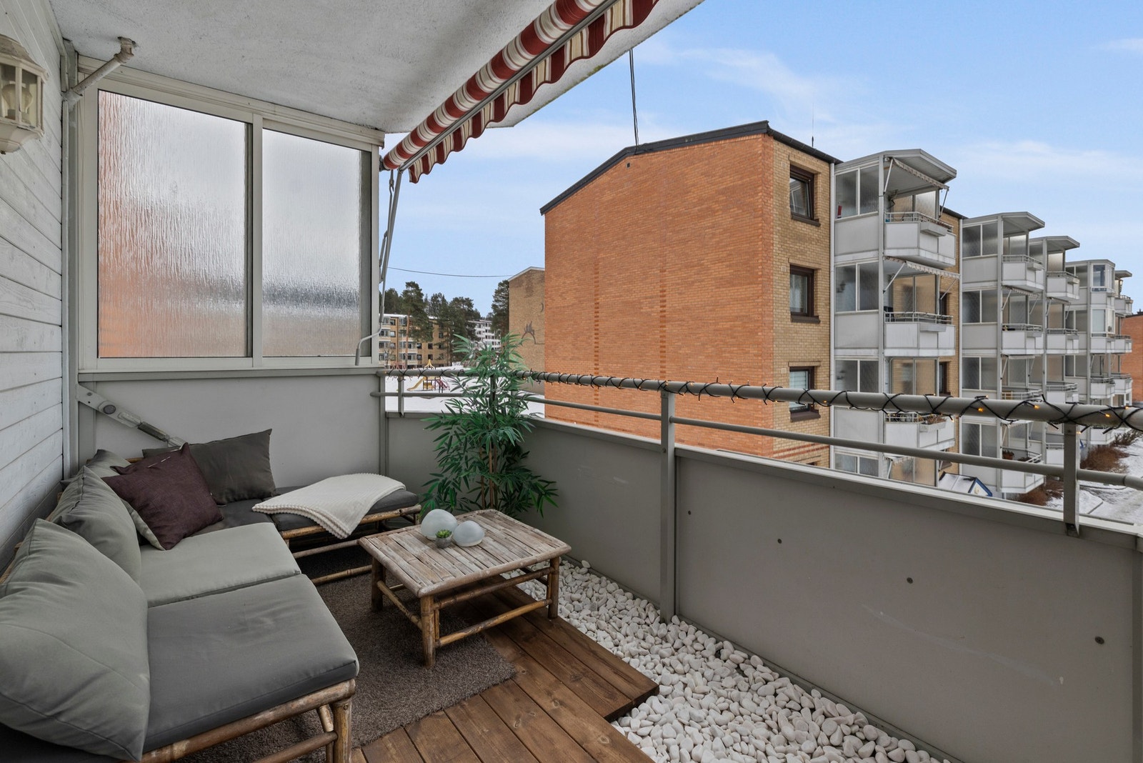 Balkongen er på 7,3 kvm og vender mot syd Galleribilde