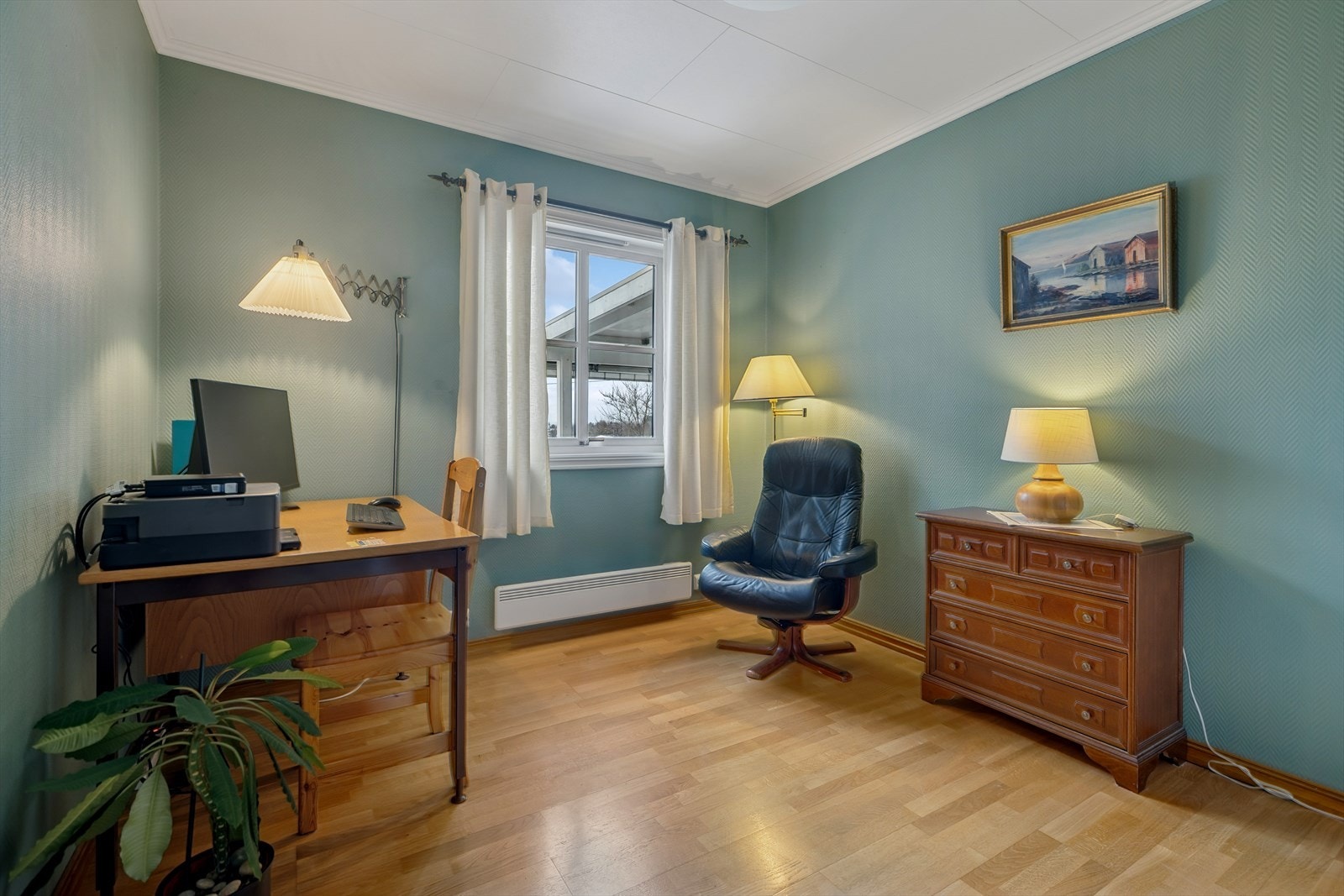 Soverom nr. 2 - benyttes som kontor i dag Galleribilde