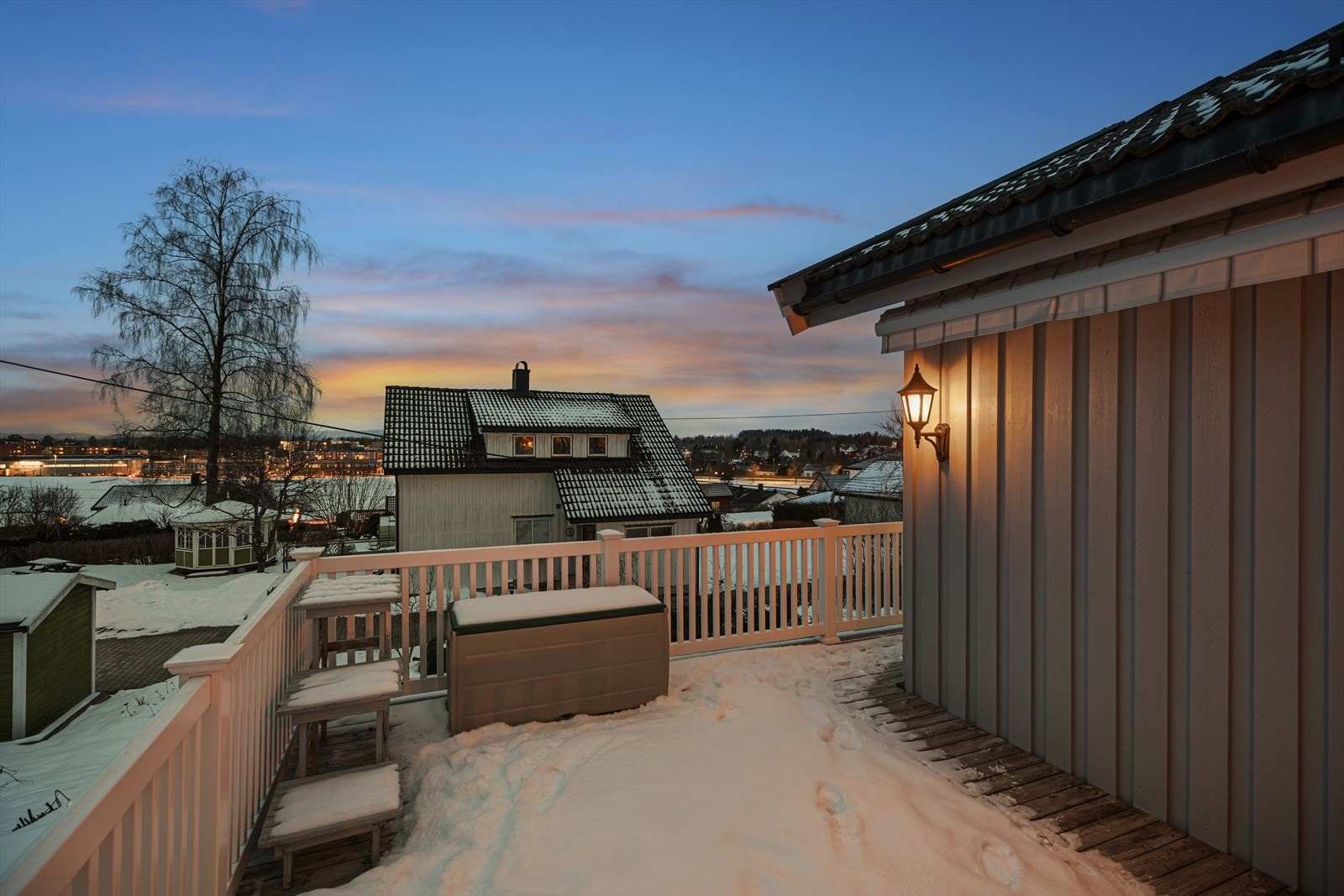 Herlig utsikt fra terrassen en vinterkveld! Galleribilde