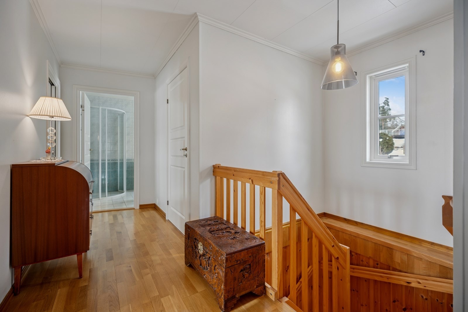 Trappen ned leder videre til kjelleren Galleribilde