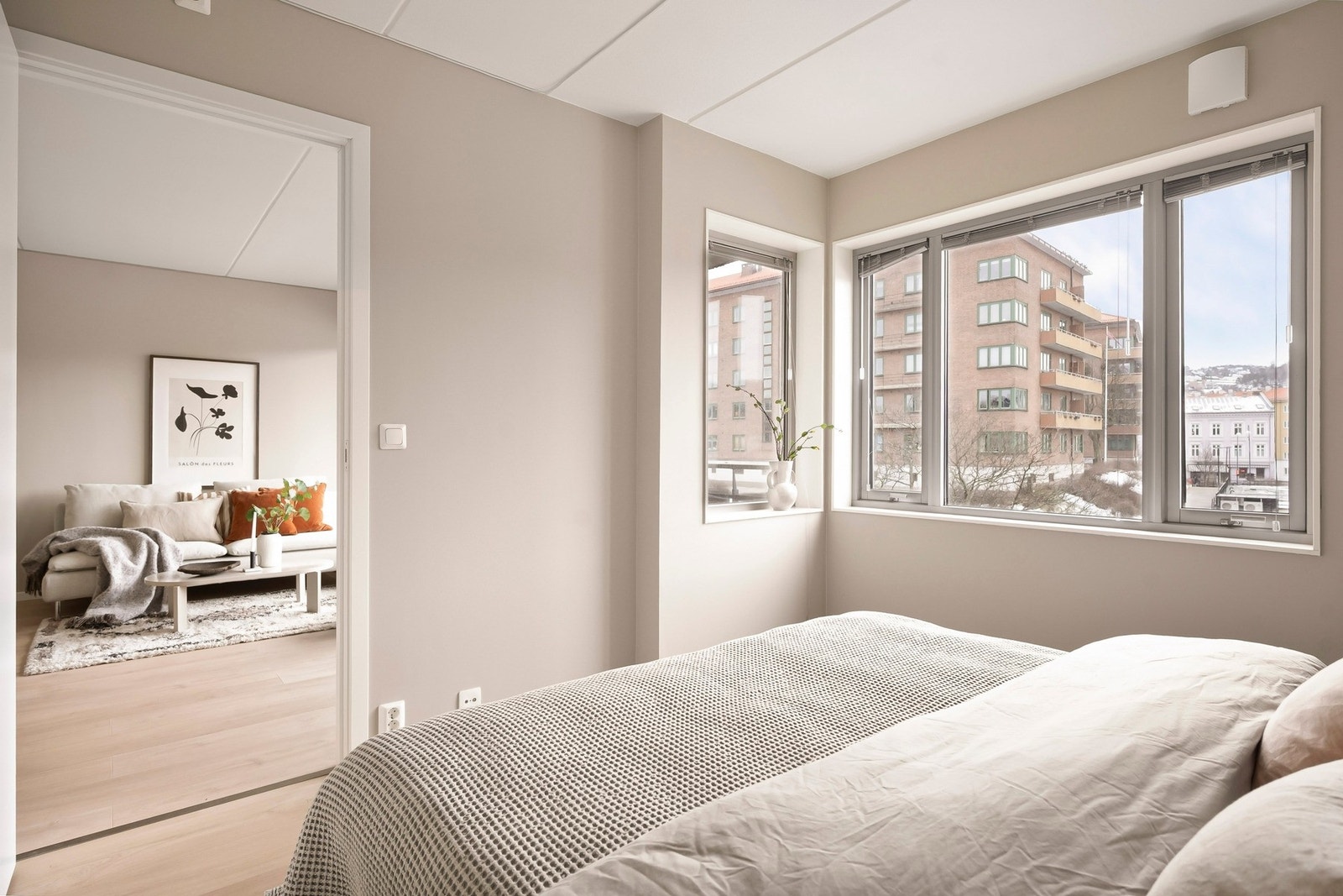 Leiligheten har et romslig soverom. Galleribilde