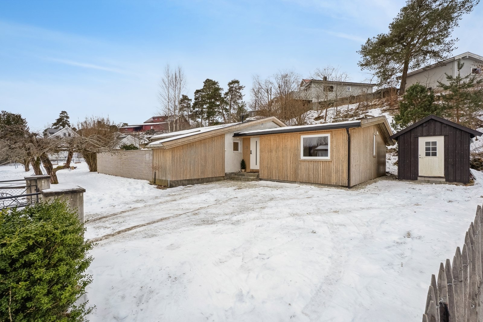 Meget barnevennlig og trygg beliggenhet, med kort og bilfri skolevei til Sogsti barneskole, og gangavstand til flere barnehager Galleribilde