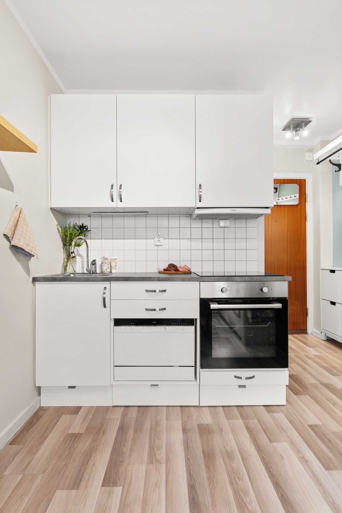 Integrert stekeovn og keramisk topp. Galleribilde