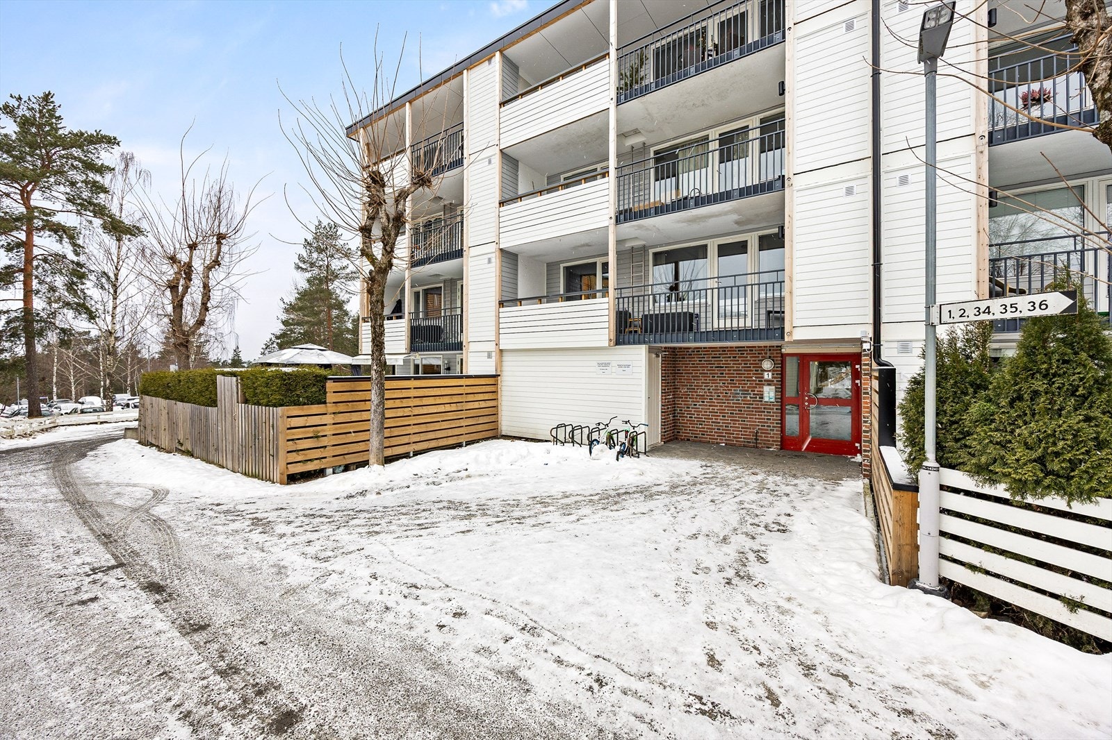 Inngangsparti. Galleribilde