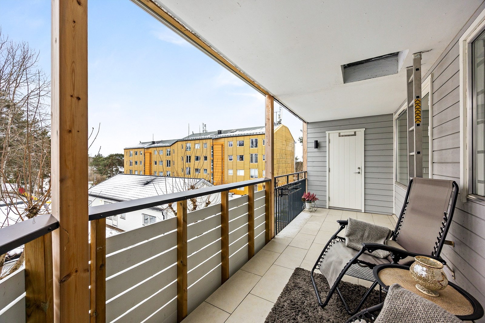 Her har du god plass til å møblere slik du ønsker med utemøbler. Galleribilde