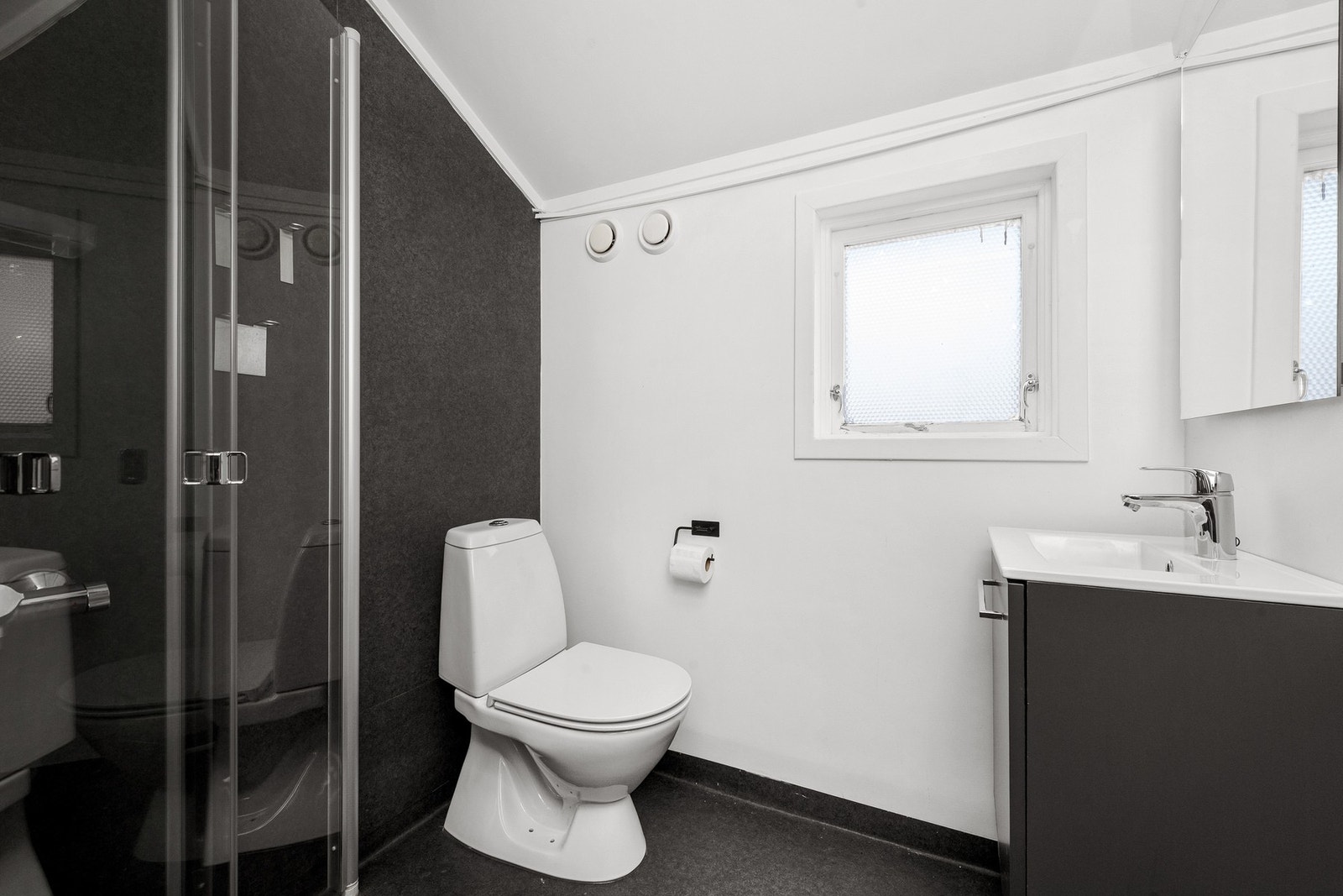 Bad nr 2 i hoveddelen ble også pusset opp i 2019 Galleribilde