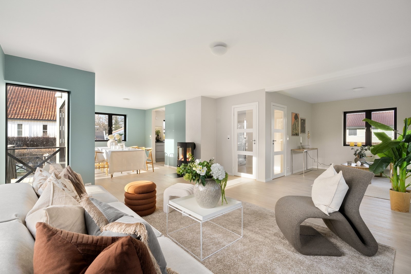 Åpen planløsning gir gode sosiale soner i etasjen Galleribilde