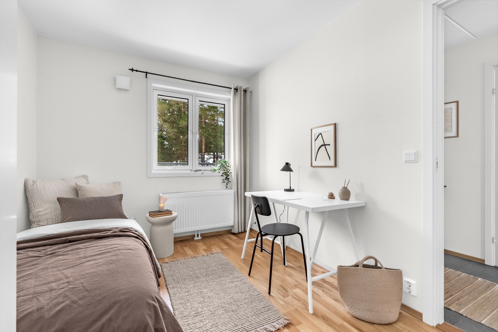 Rommet passer godt som barne-/gjesterom eller kontor, alt etter behov. Galleribilde