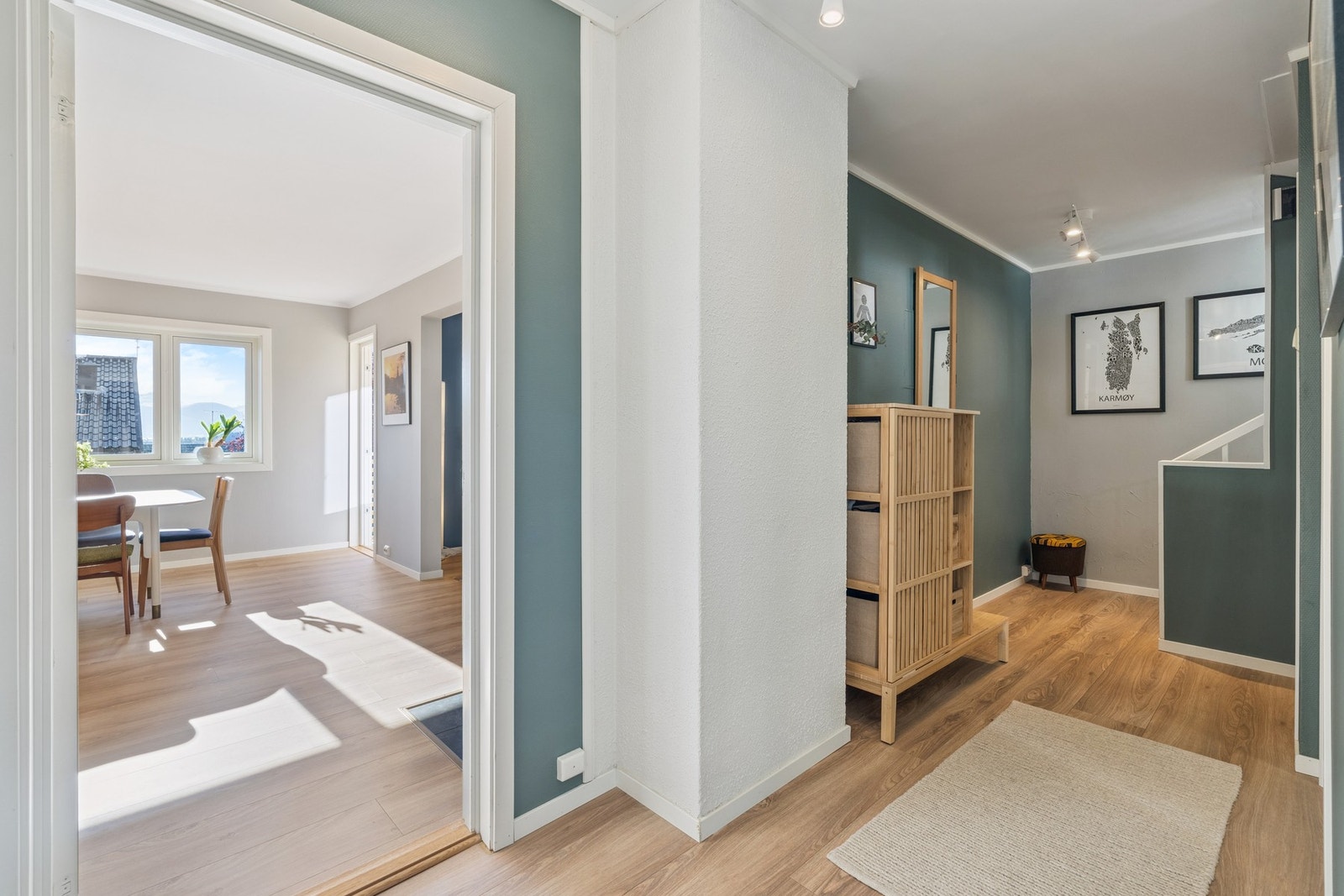 Gang/trapperom Galleribilde