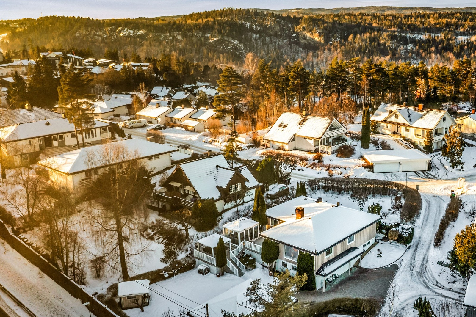 Velkommen til Dyrefaret 11 - romslig enebolig over to etasjer | nydelig uteområde Galleribilde
