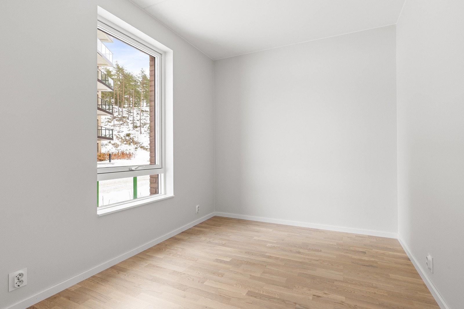 Soverom 2 med vindu mot nord Galleribilde