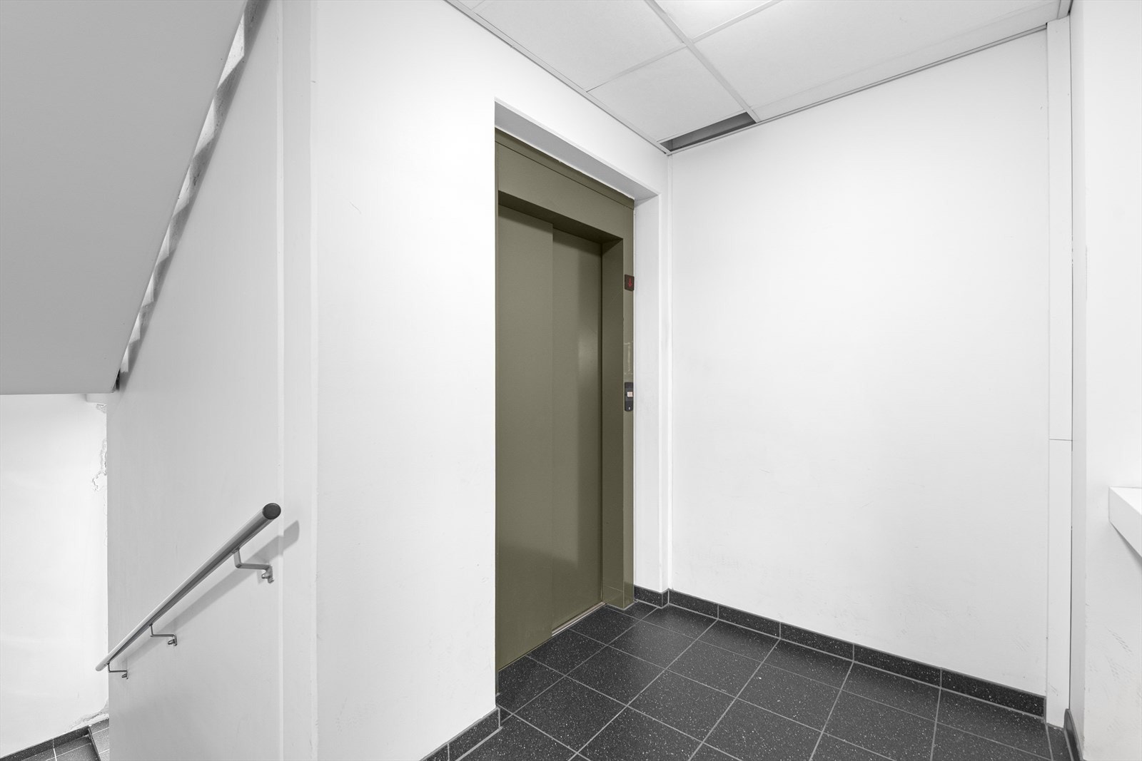 Det er heis i bygget. Galleribilde