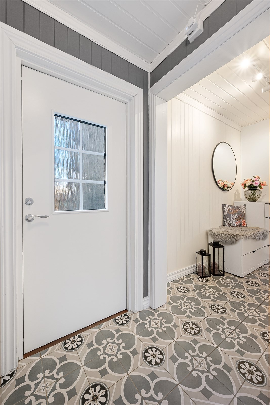 Velkommen inn! Flott oppgradert gang/entre Galleribilde