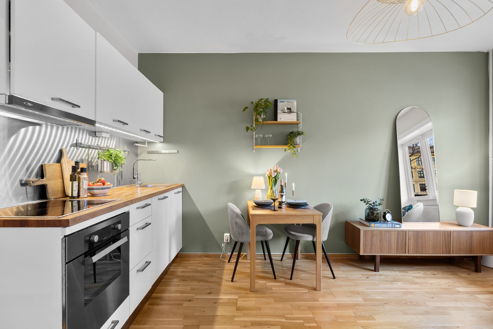 Det er god plass til spisebord. Galleribilde