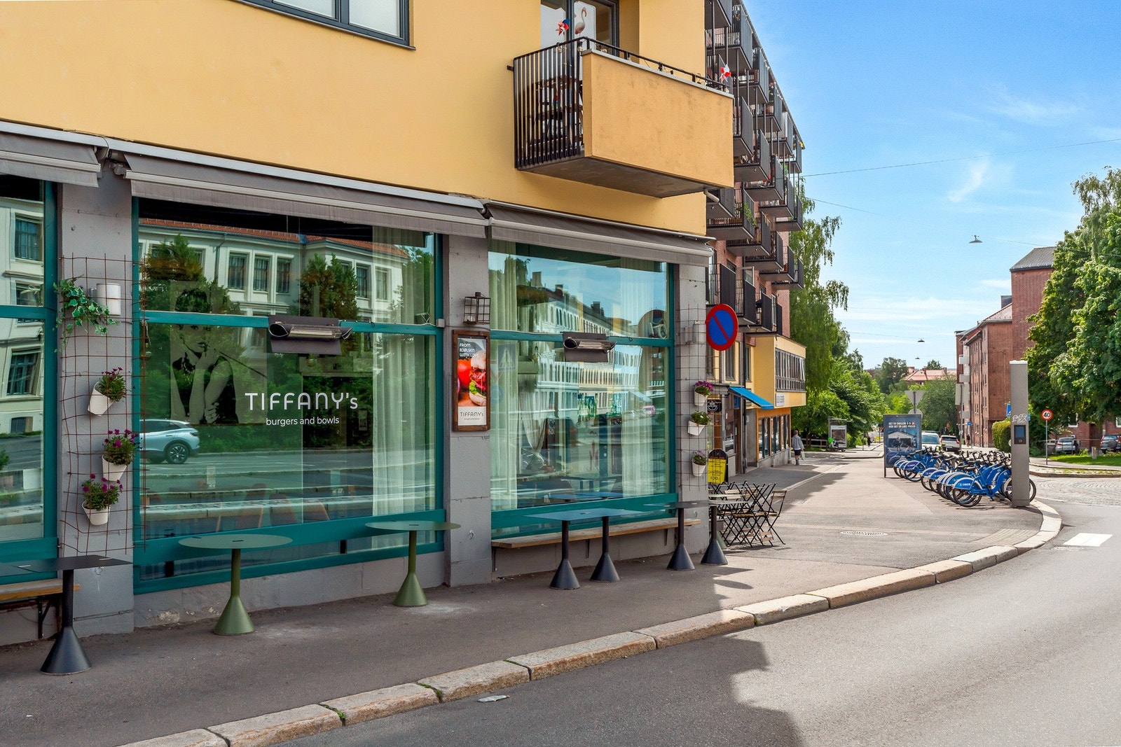 Det finnes også flere hyggelige spisesteder i området. Galleribilde