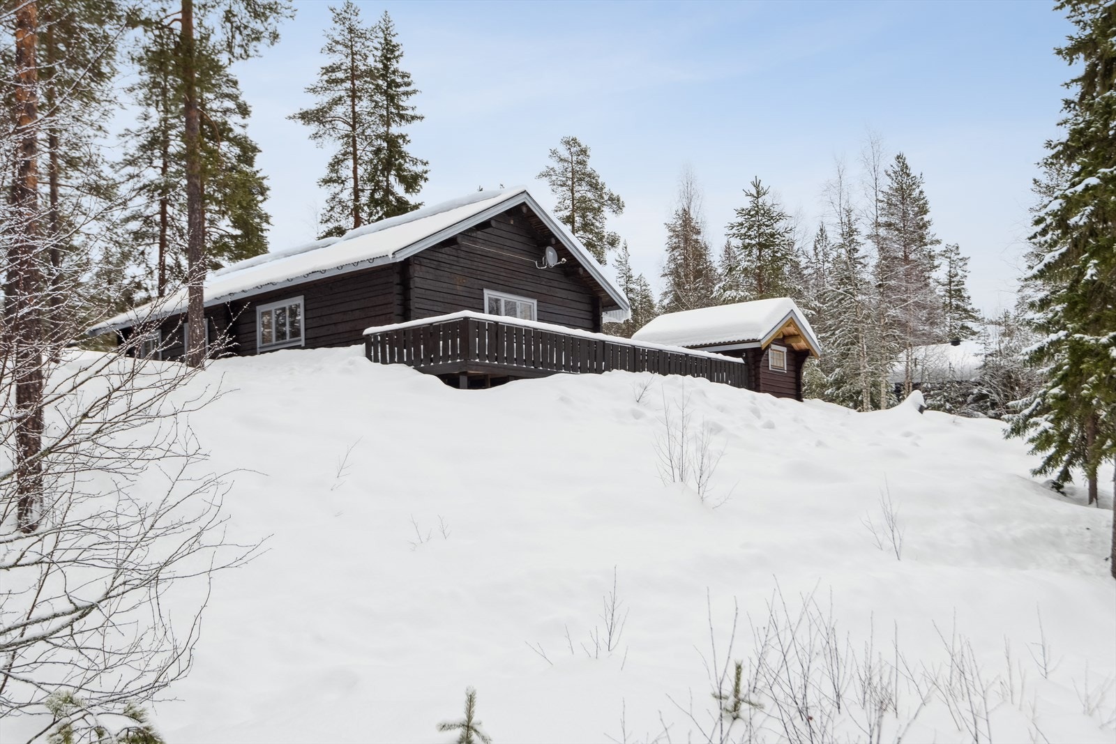 032_Terrassen er tilbygget etter byggeår - Tiltaket er ikke søkt om.jpg Galleribilde