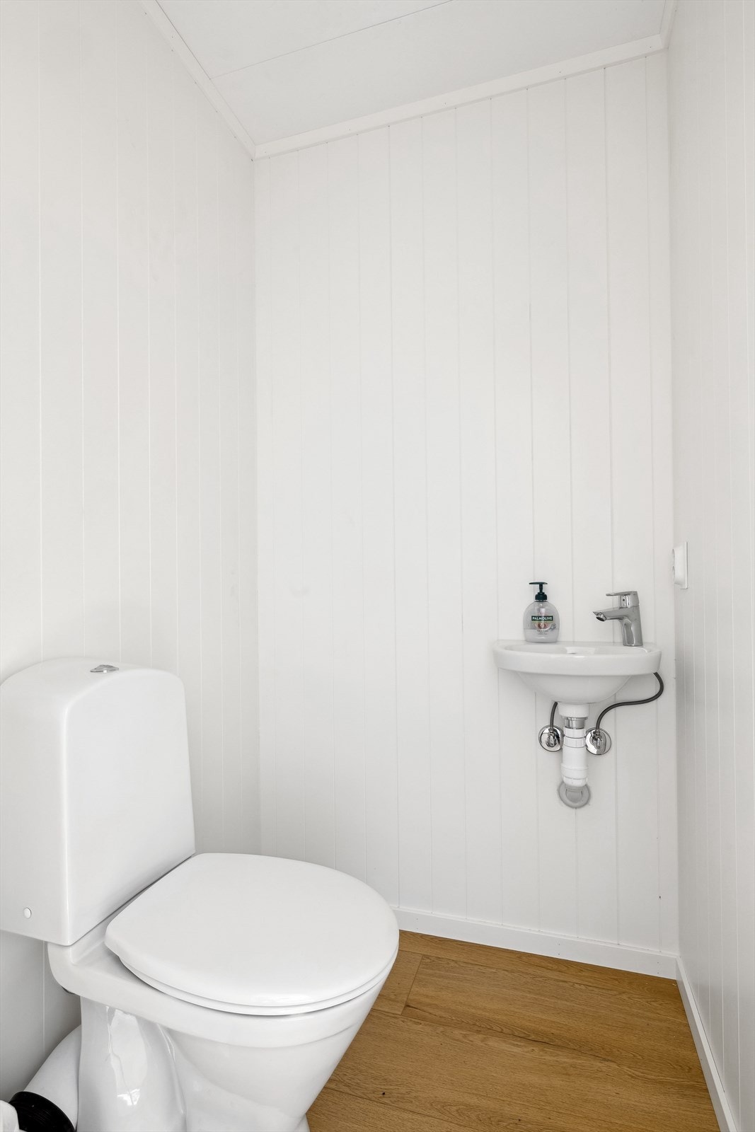 Toalettrom i næringsdel. Galleribilde