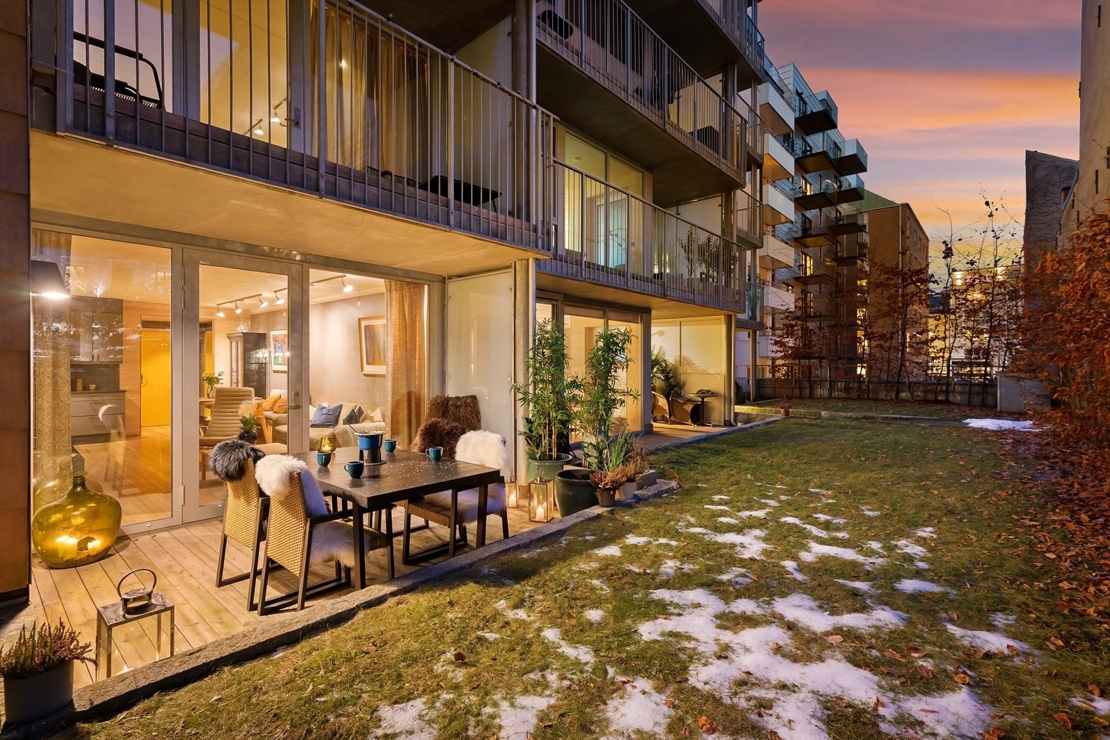 Lekker 2-roms leilighet bygget i 2017 med ettertraktet beliggenhet på populære Vika. Tegnet av prisbelønte Jensen Skodvin Arkitekter. Galleribilde