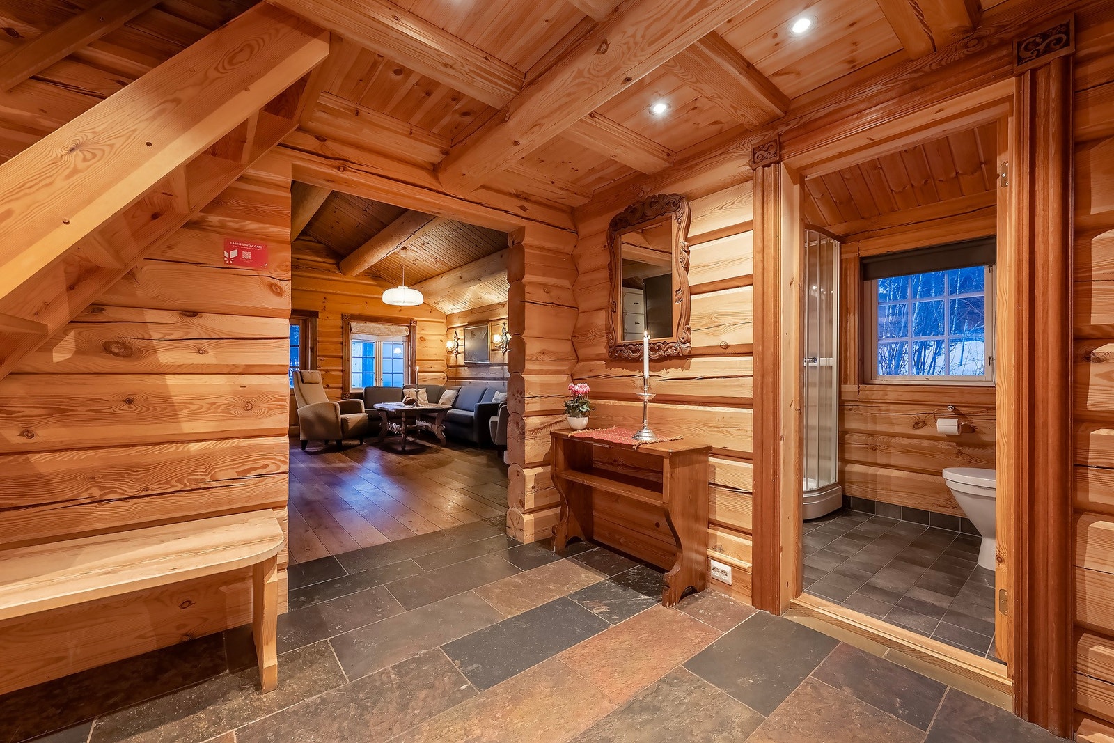 Entre har skifer med varme i gulv. Galleribilde