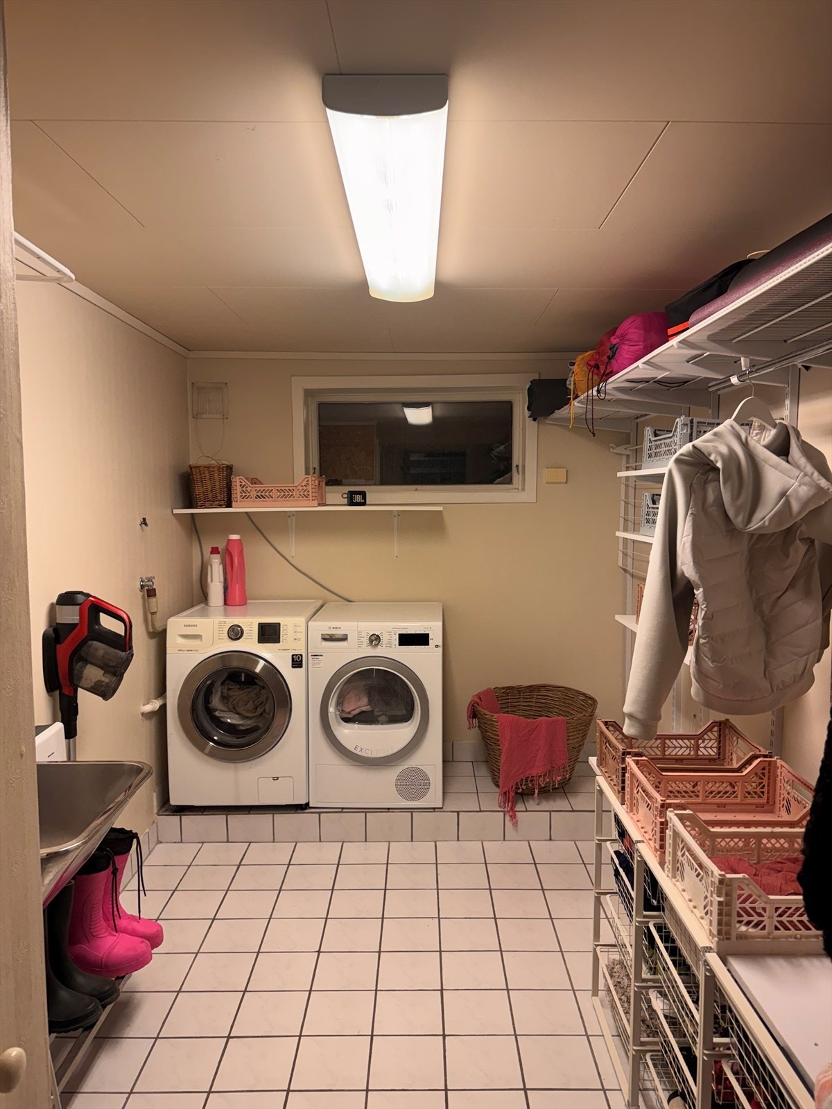 Vaskerom Galleribilde