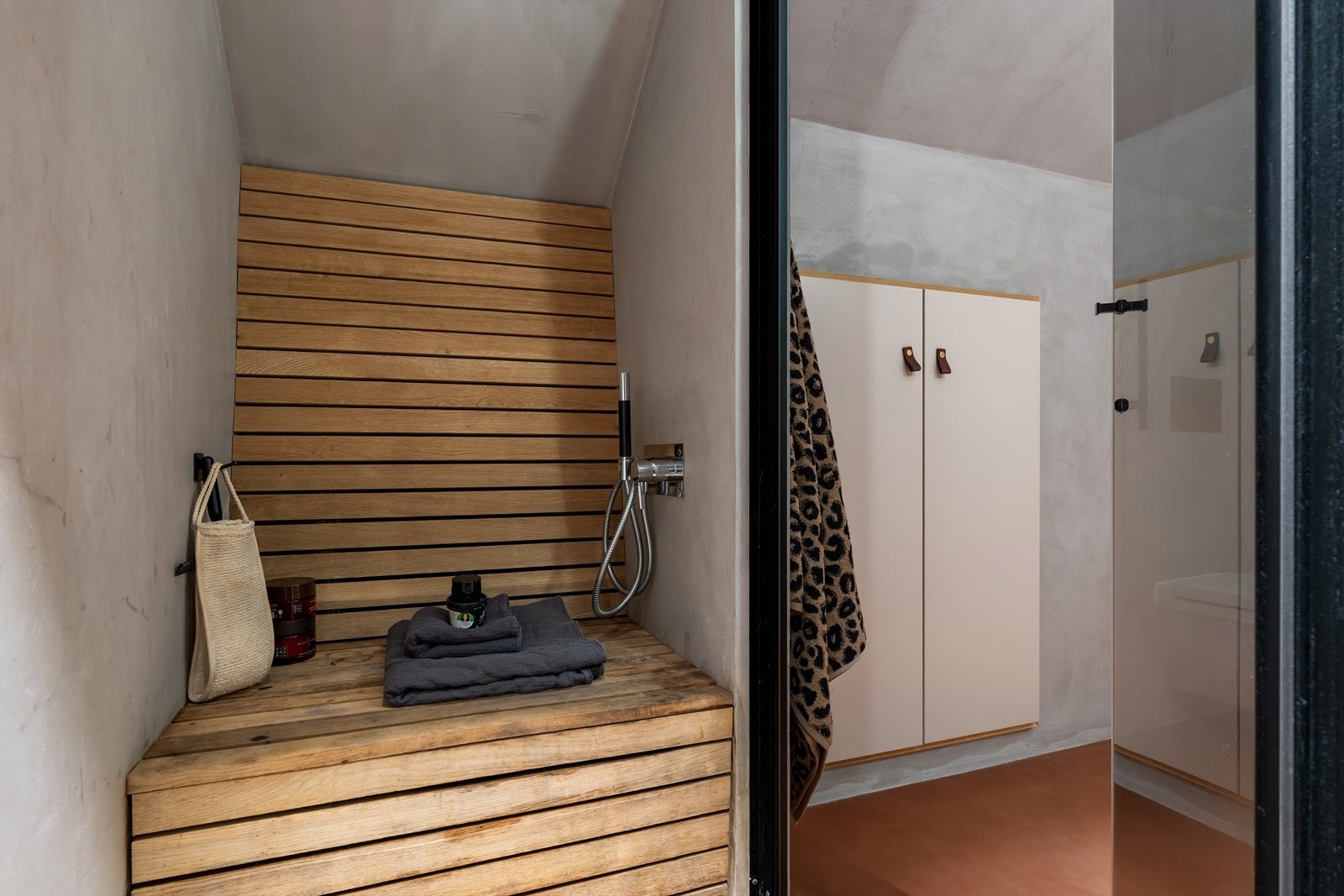 Bad 1 2.etg. - stort dusjhjørne Galleribilde