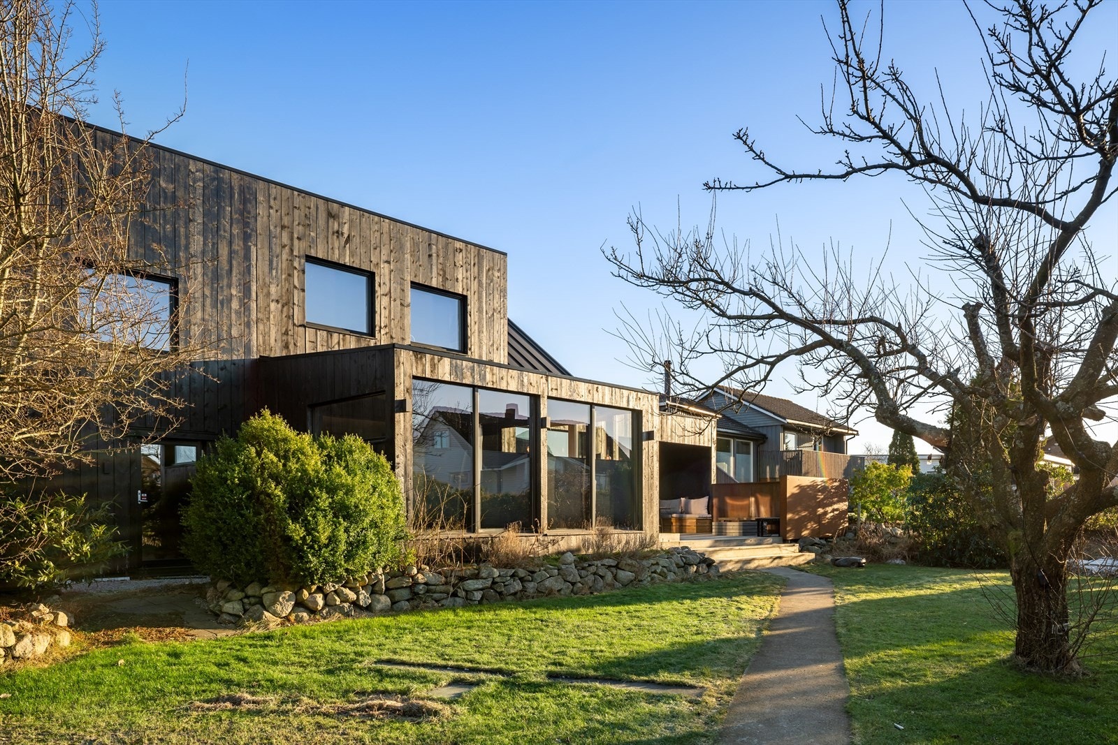 Fasade - boligen er ombygget og vesentlig oppgradert 2015/2016 Galleribilde