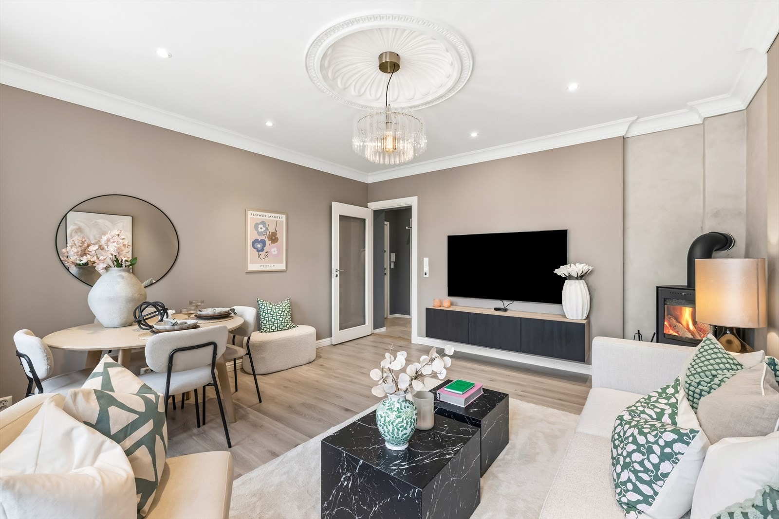 Innfelte downlights i himlingen. Galleribilde