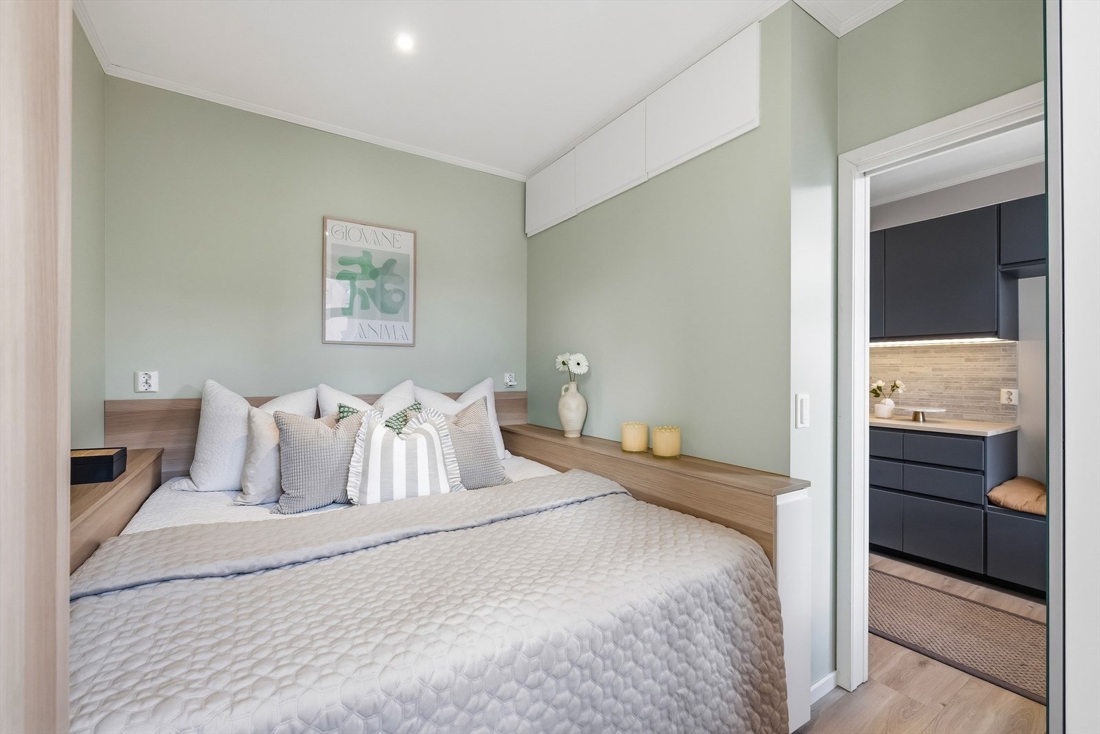 Soverommet er smart disponert med gjennomtenkt og praktisk løsning. Galleribilde