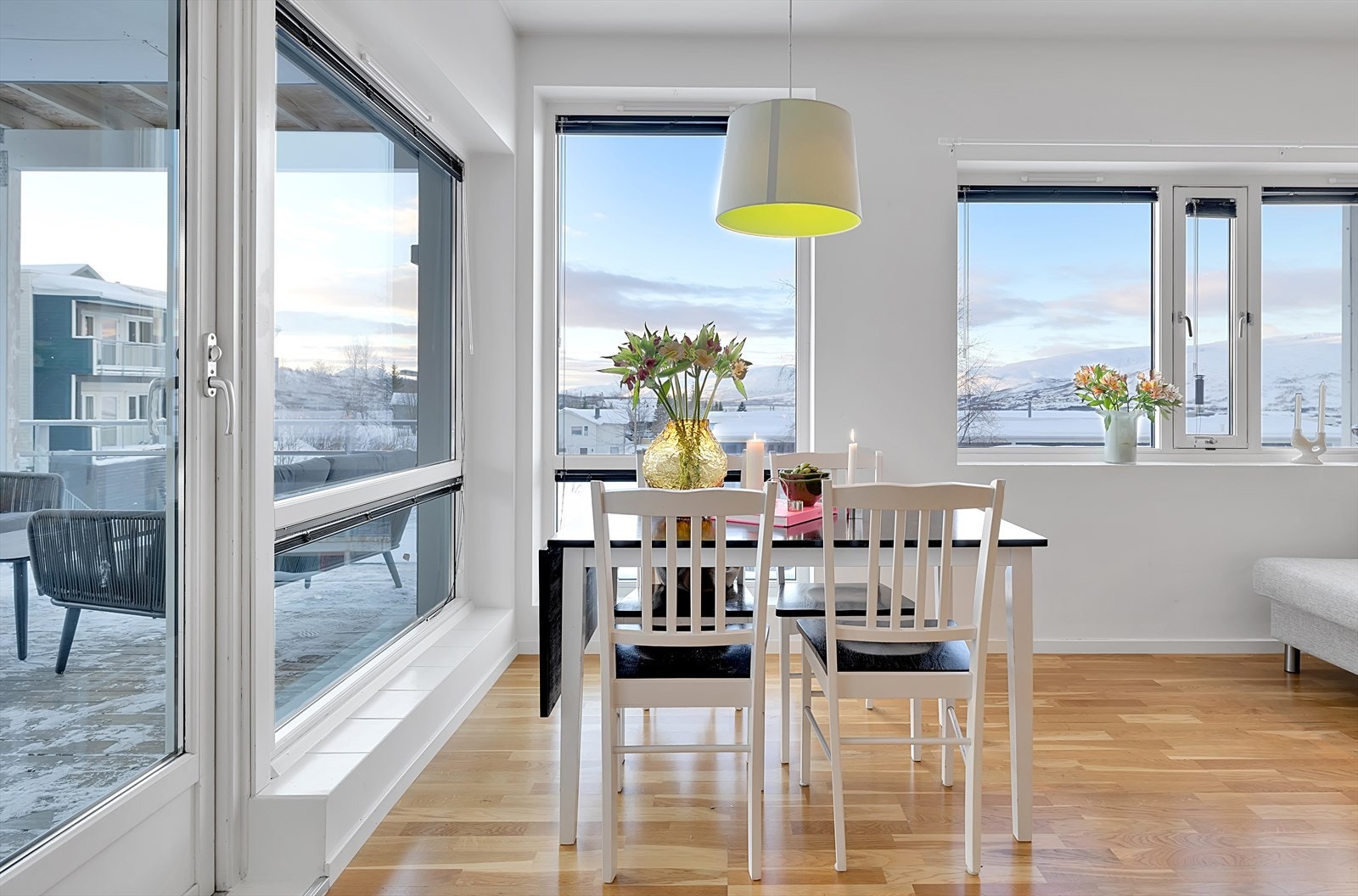 God plass til spisegruppe Galleribilde