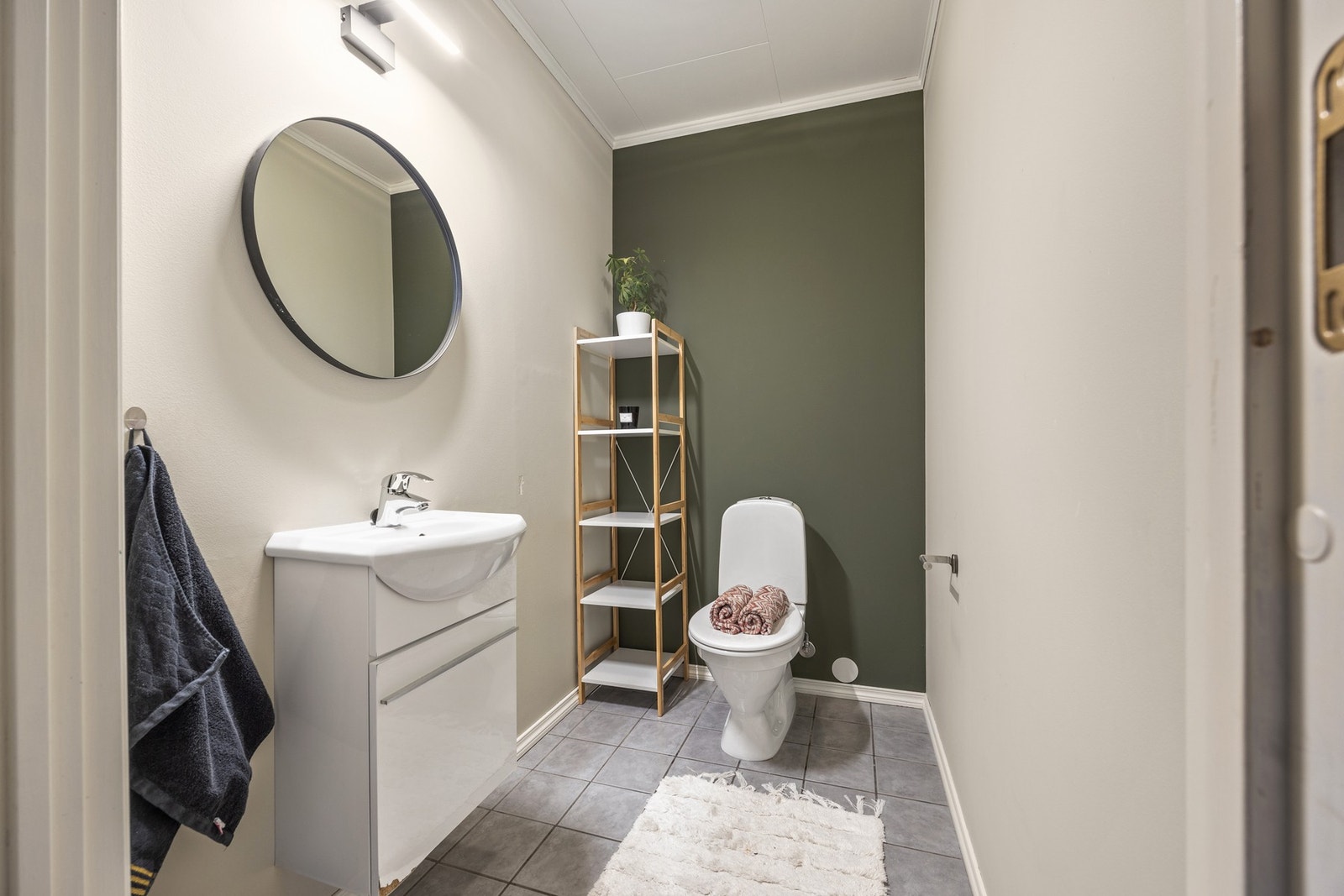 Toalettrom - ca 2,5 kvm. Galleribilde