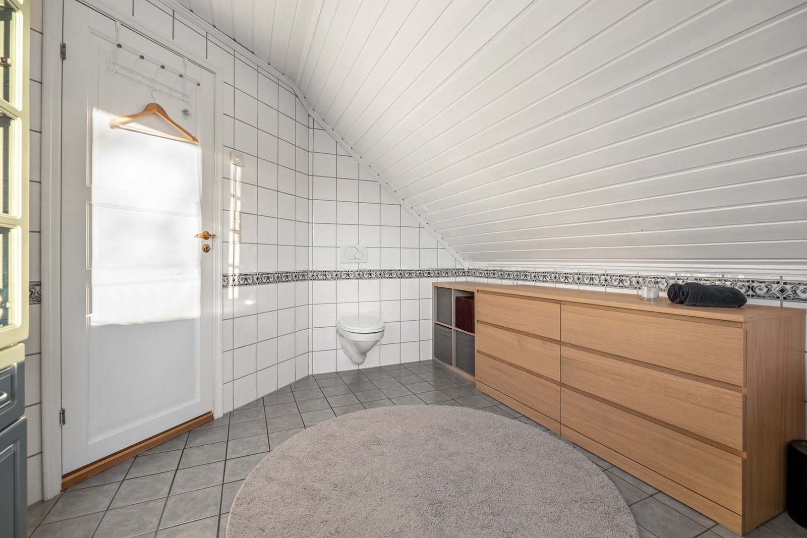 Flislagte overflater med varme i gulv. Galleribilde