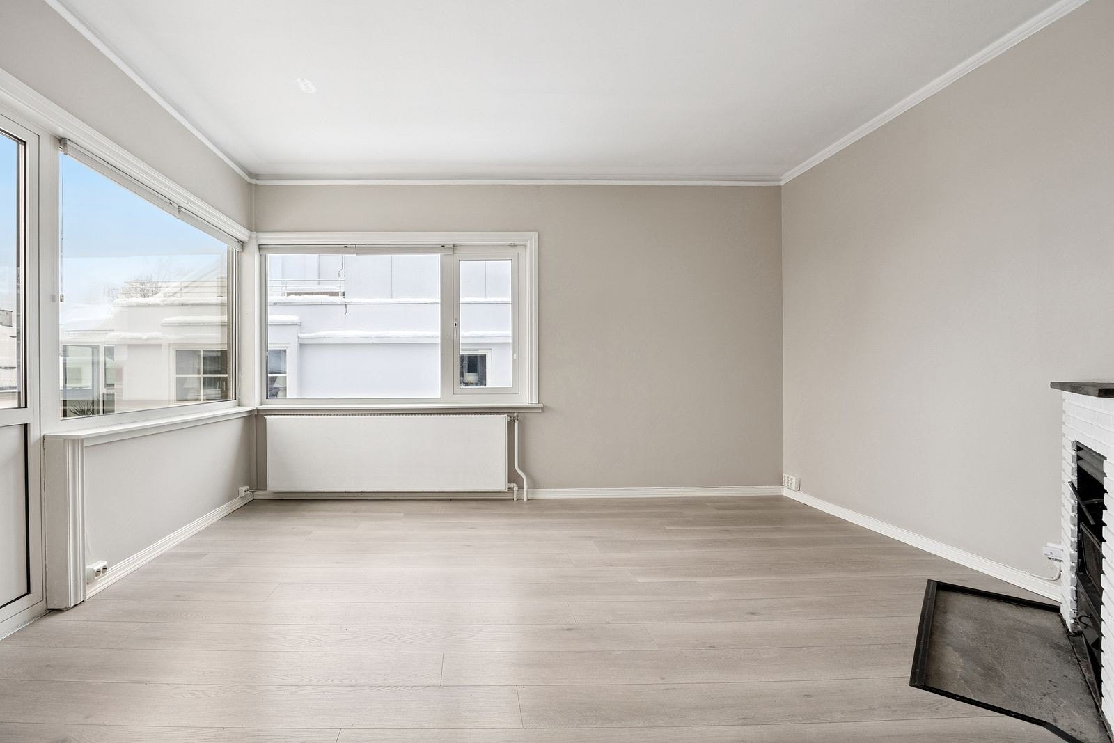 Fra stue er det utgang til balkong Galleribilde