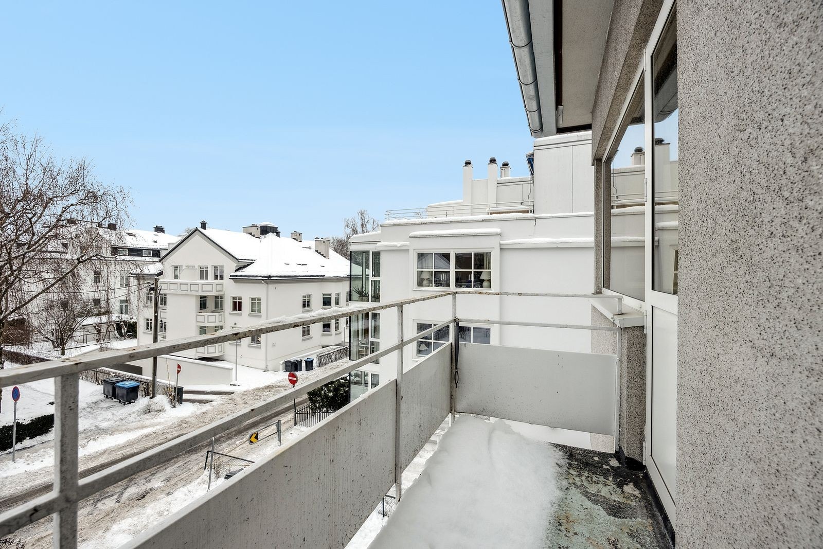 Balkongen ligger høyt og fritt Galleribilde