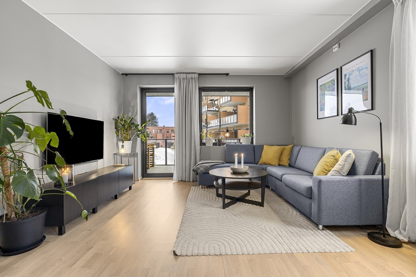 Dette er en lys og lekker 4-roms med to bad og balkong på Fabeltunet. Galleribilde