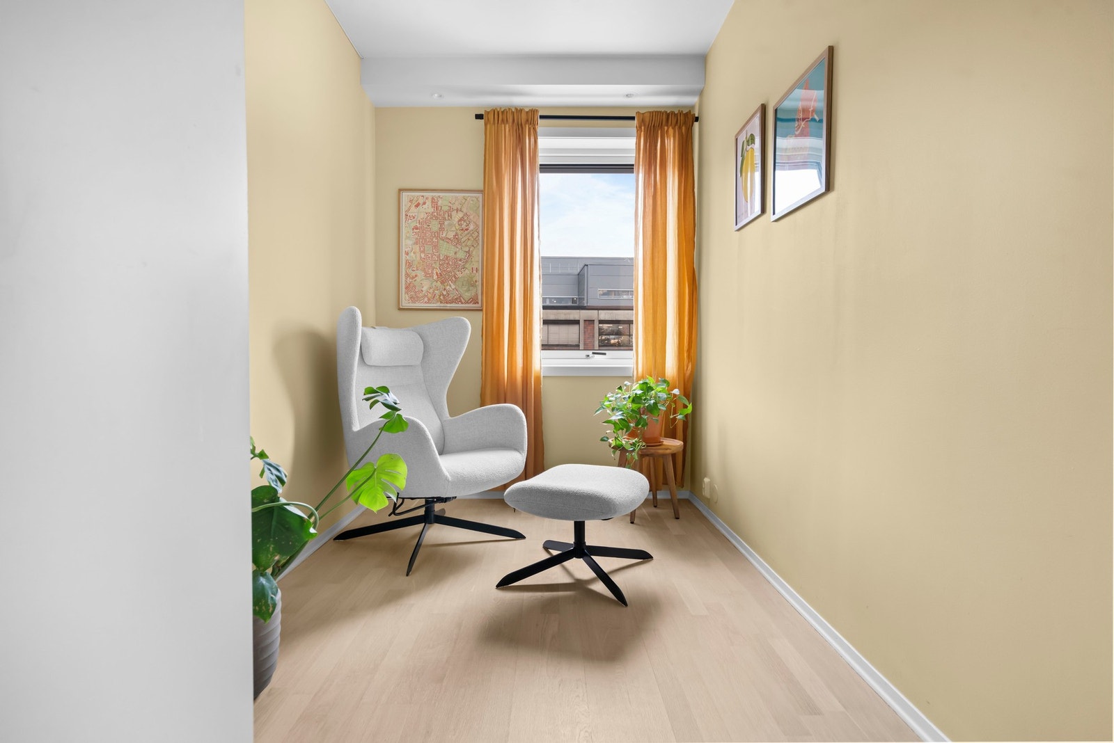 Soverom 3 med adkomst fra kjøkkenet. Rommet ligger vendt mot lite trafikkert område og Freia. Galleribilde