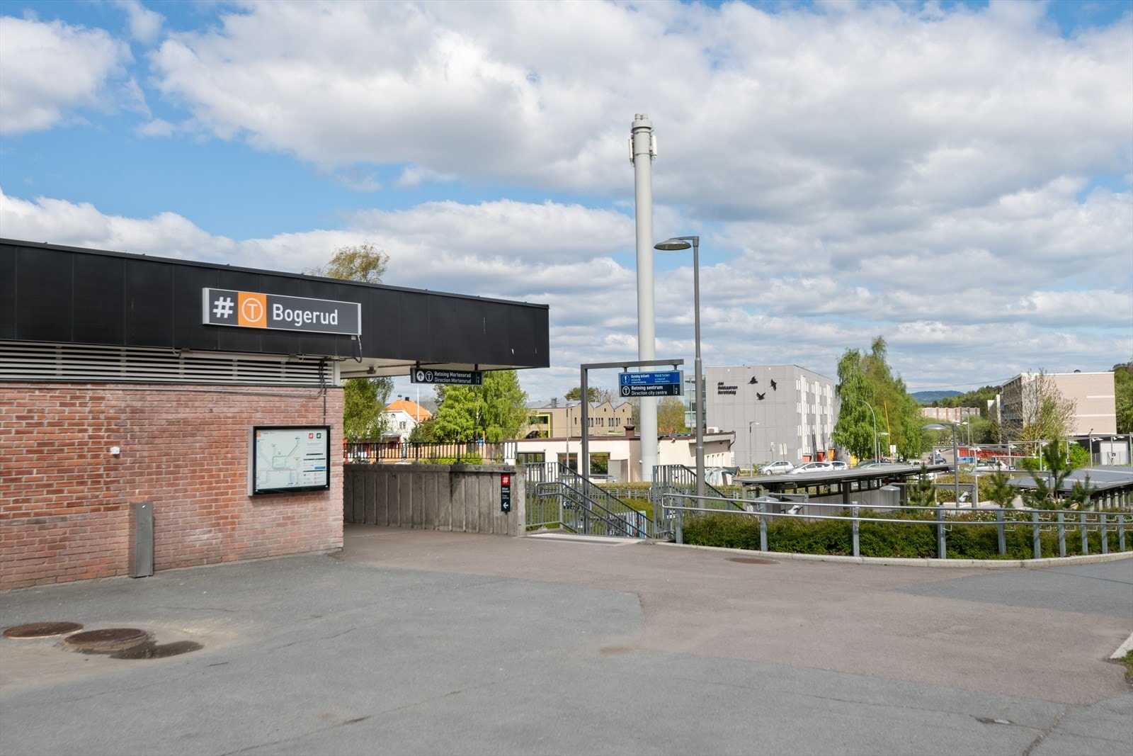 Bogerud T-banestasjon gir effektiv kommunikasjon til sentrum med linje 3. Galleribilde