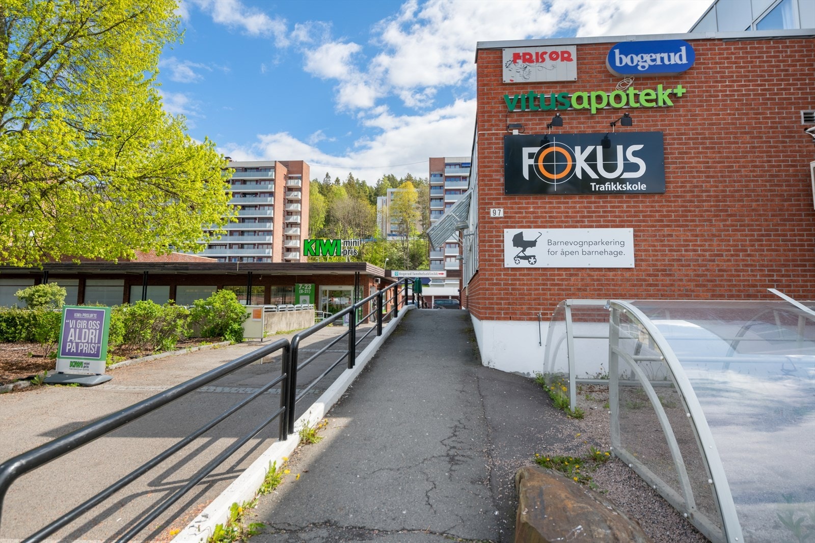 Bogerud Senter samler flere butikker og tjenester for en enkel hverdag. Galleribilde