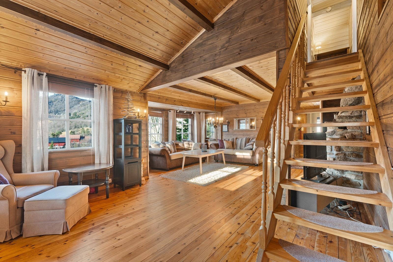 Stue er innredet i flere soner Galleribilde