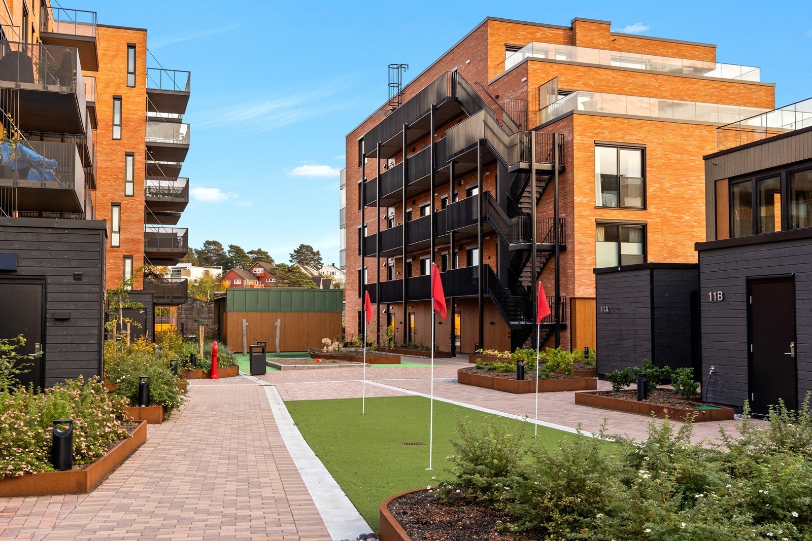 Området byr på aktivitetsmuligheter som minigolf for beboerne. Galleribilde