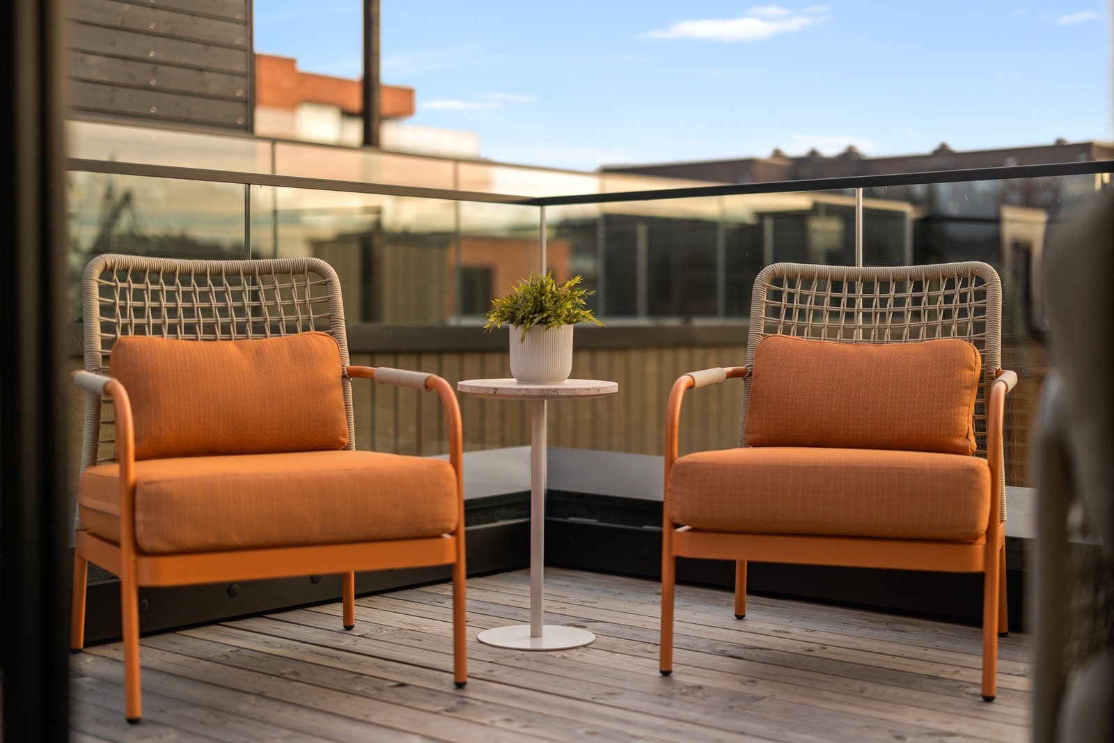 Her kan man nyte lange dager utendørs i rolige omgivelser. Galleribilde