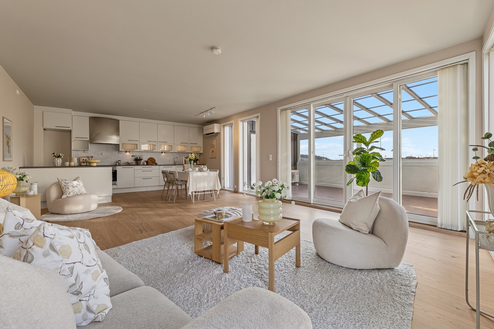 Lundegeilen 22 presenteres av Tomas Hegre v/DNB Eiendom. Galleribilde