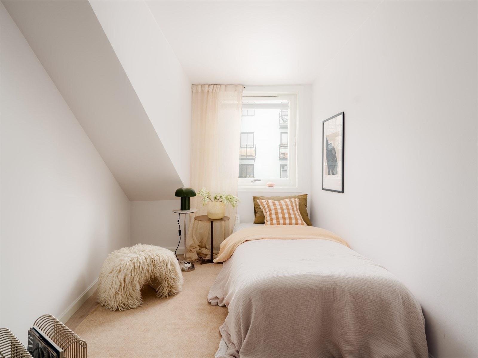 Soverom nummer to, også med plass til seng, garderobeskap og øvrig møblement. Galleribilde