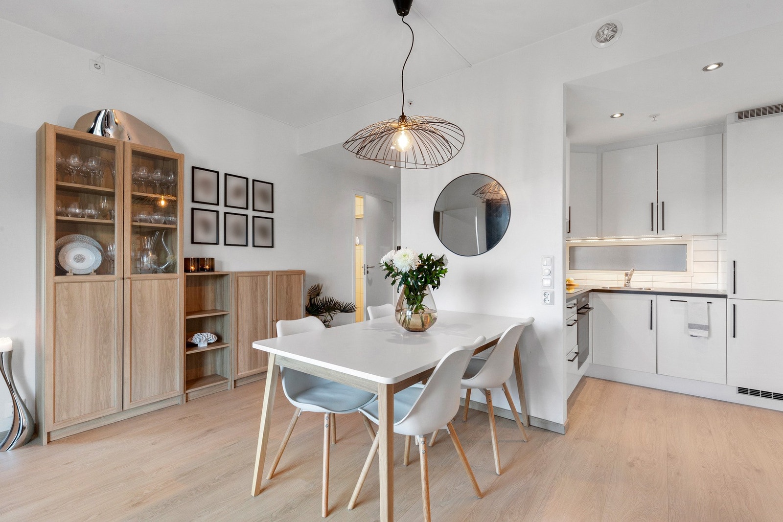 Leiligheten er oppvarmet med fjernvarme. Galleribilde