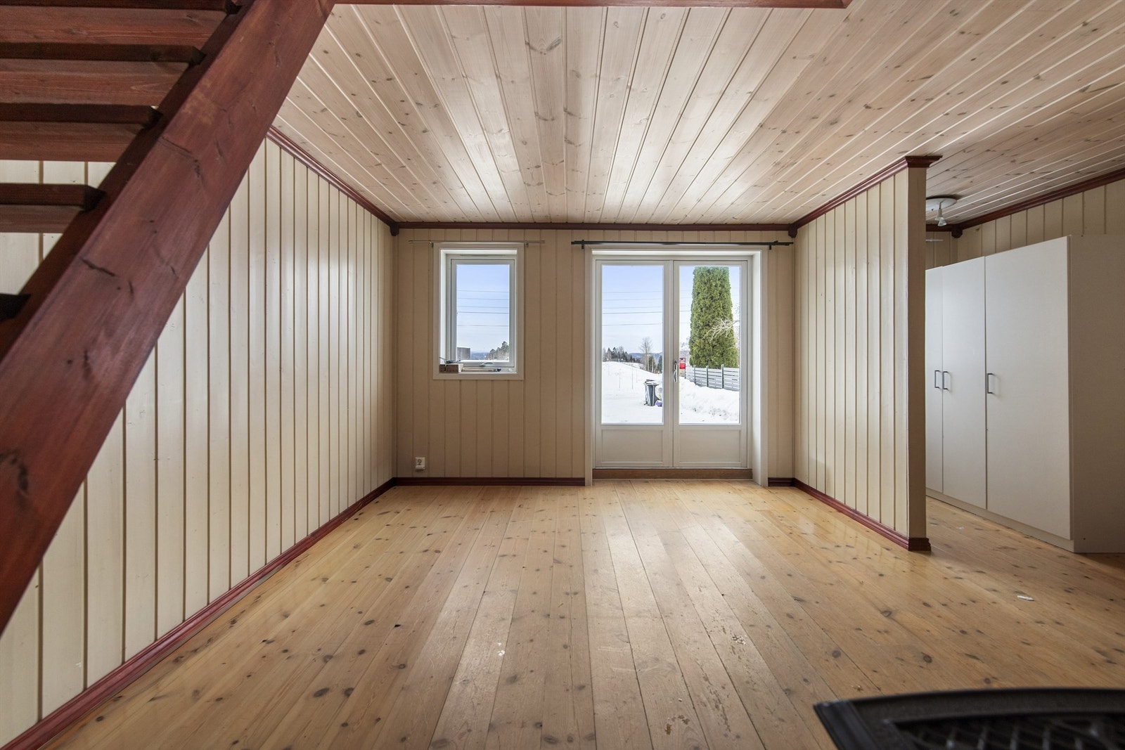 Gjestehuset kan være den perfekte avdelingen for familiens ungdom eller som for eksempel eget hjemmekontor eller hobbyrom. Galleribilde