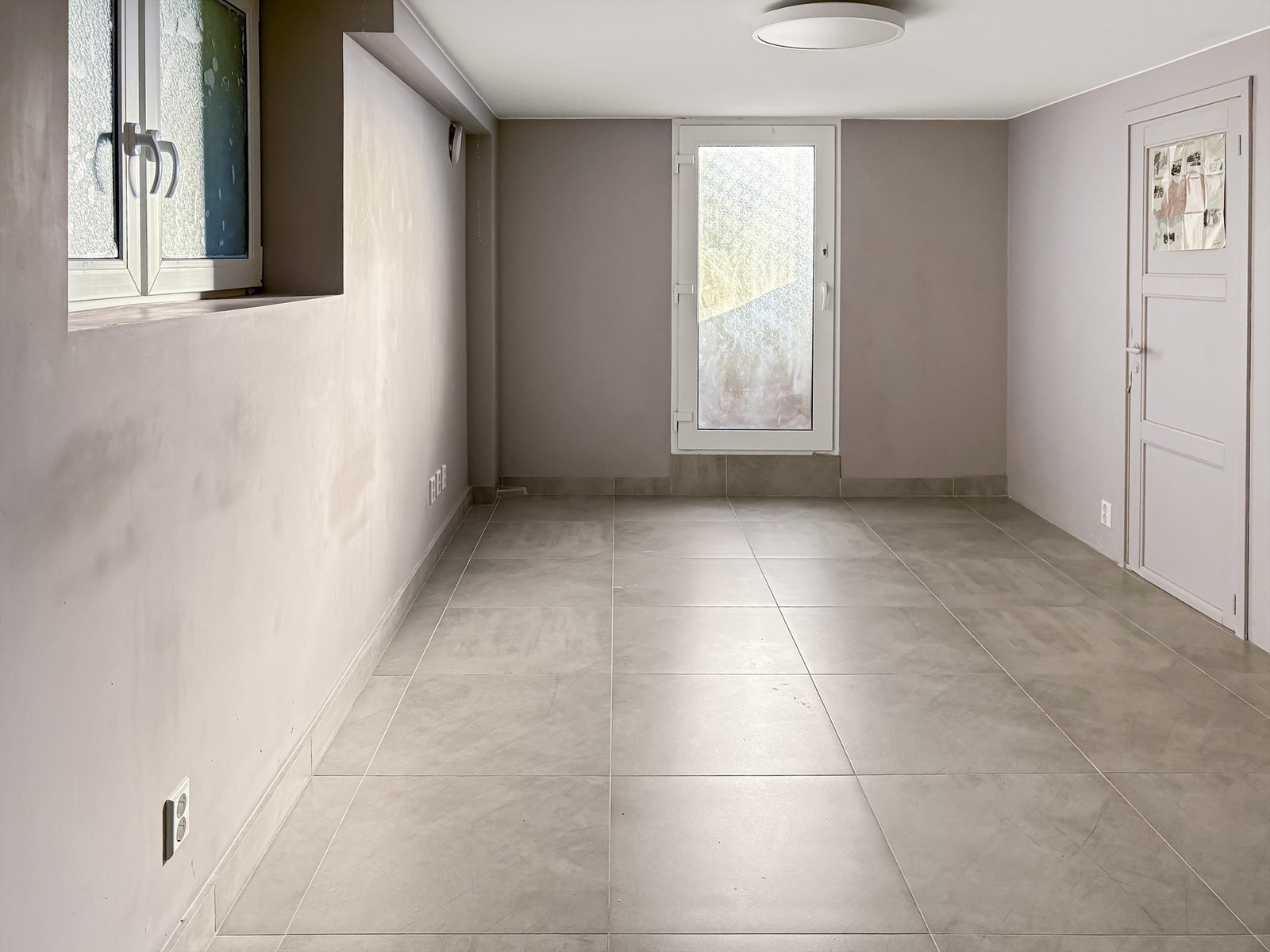 Praktisk kjellerstue, perfekt som familiens ungdomsavdeling. Galleribilde