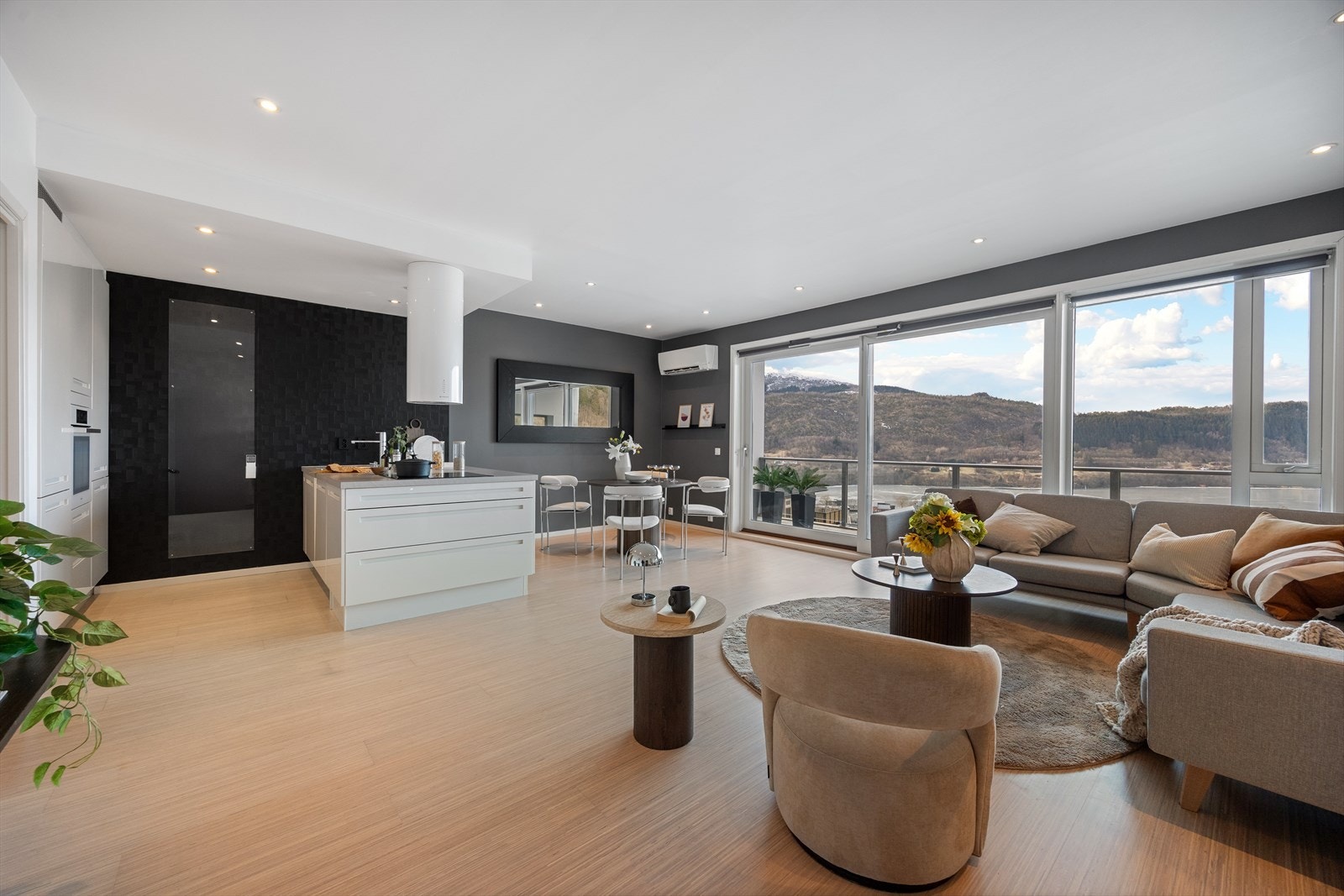 Velkommen til en flott leilighet i Teigane 80 | Fotograf: TE Foto. Galleribilde